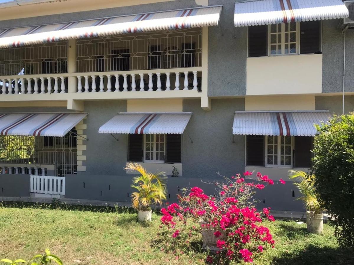 Your Home In Paradise- Private Garden Camp & Beach Nearby-Runaway Bay Exterior foto